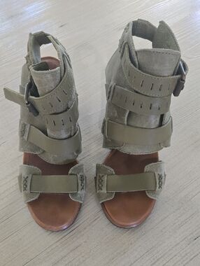 Sorel Olive Green Suede Strappy Heel Sandals